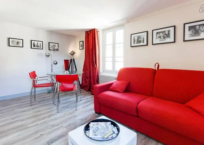 아파트 Studio Cinema *